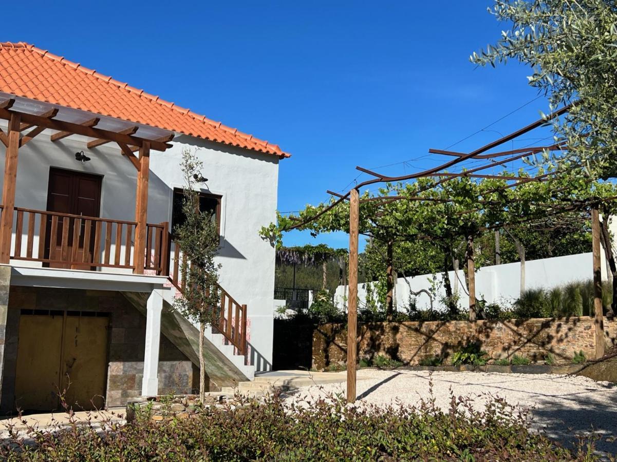 Vila Casa Bizarra Castanheira de Pera Exteriér fotografie