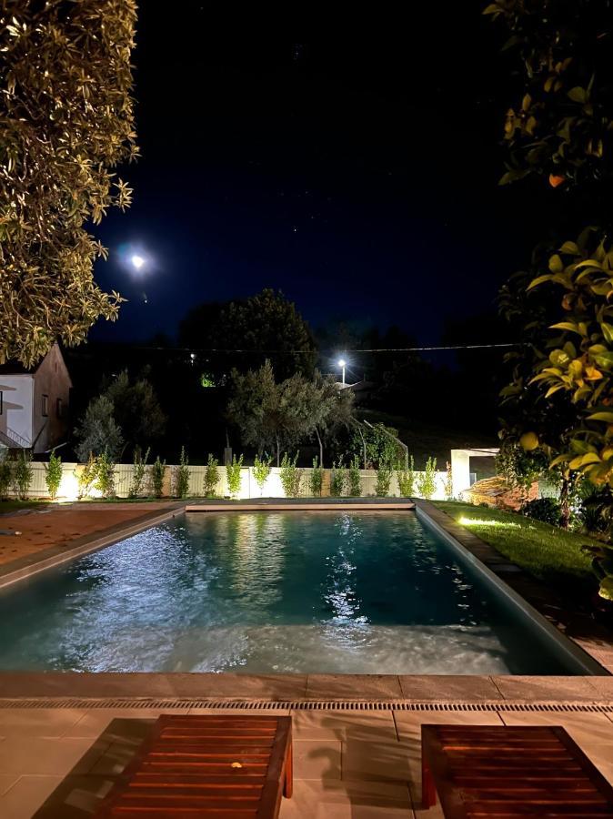 Vila Casa Bizarra Castanheira de Pera Exteriér fotografie