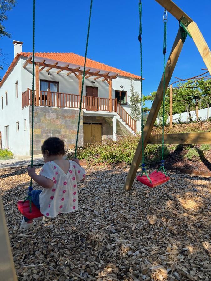 Vila Casa Bizarra Castanheira de Pera Exteriér fotografie